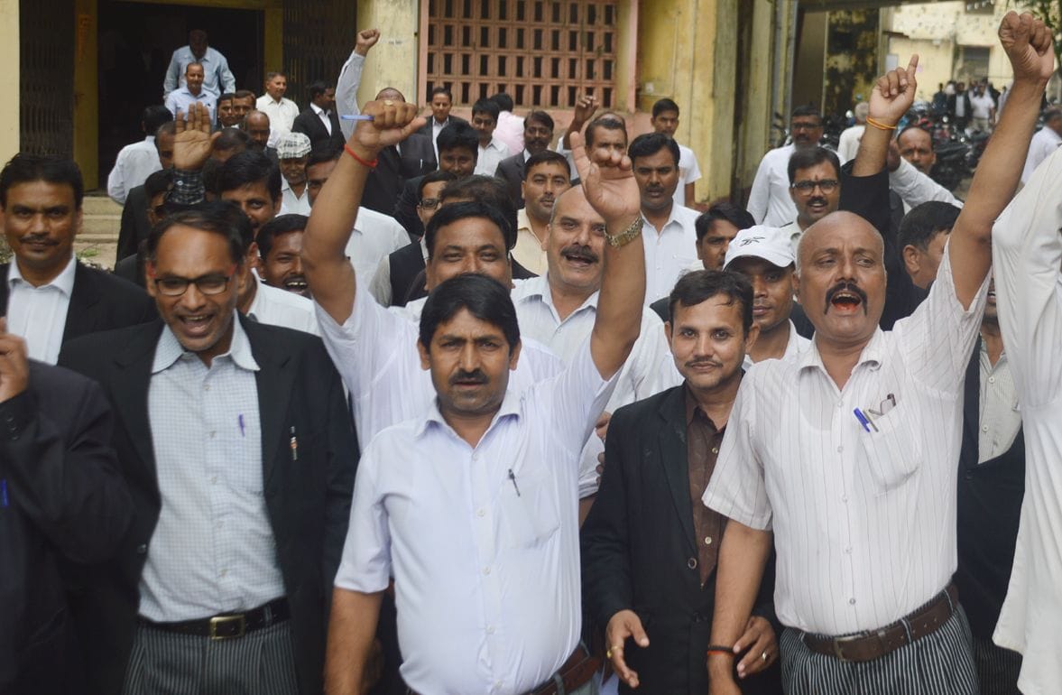 गौरी बाजार पुलिस के खिलाफ हड़ताल पर रहे अधिवक्ता