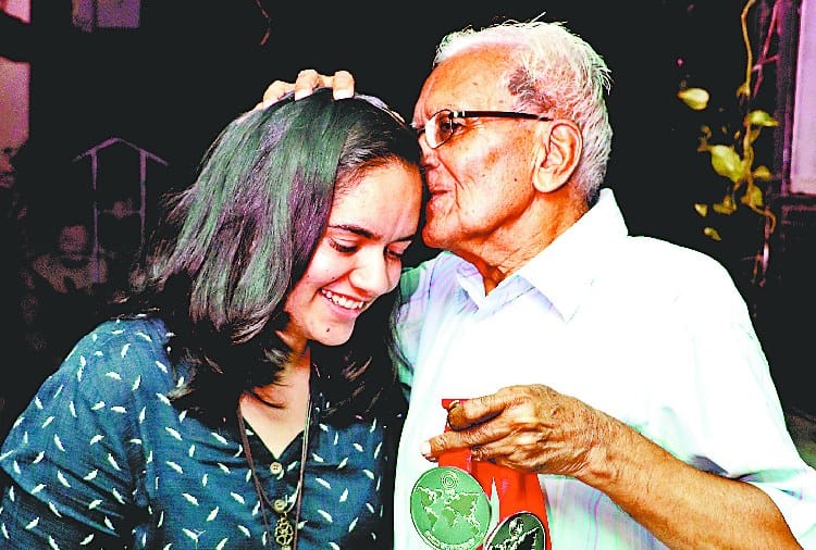 Shooter Anjum Modgil Warm Welcome in Chandigarh by Family