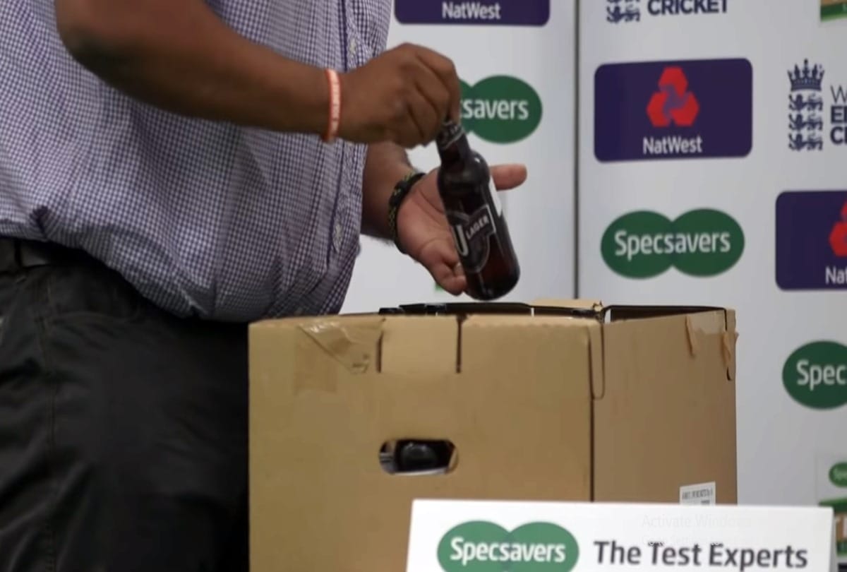 Alastair Cook Gifted 33 Beer Bottles as Farewell Gift From British Media after his last test