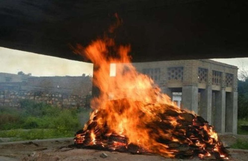 wife dies after husband's death in agra
