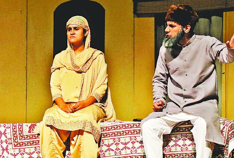 drama of Asghar wajahat Staged play in Chandigarh