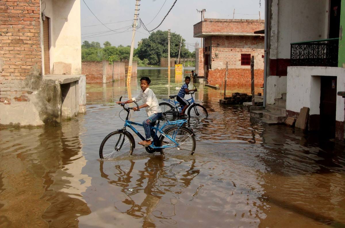 Varanasi ganga water level regular increase people face problem