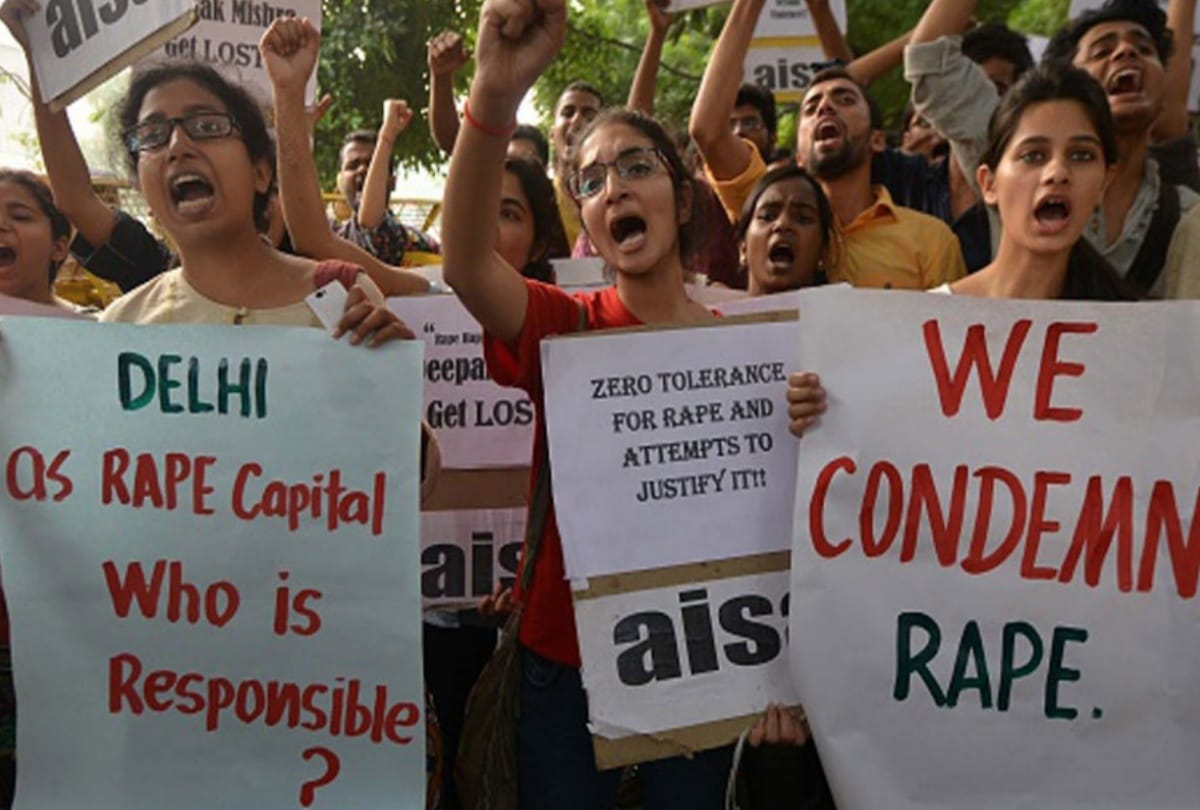 sexual assult case is not stop on delhi school prents protest
