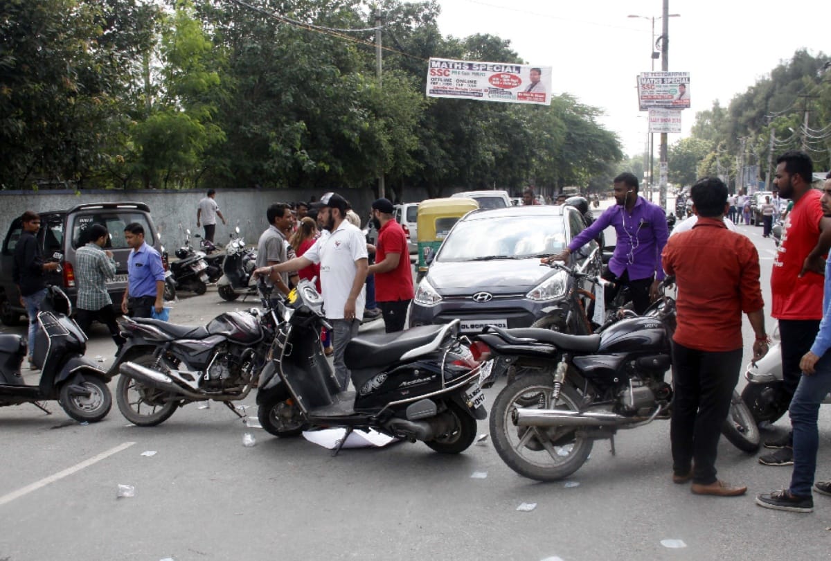 sexual assult case is not stop on delhi school prents protest