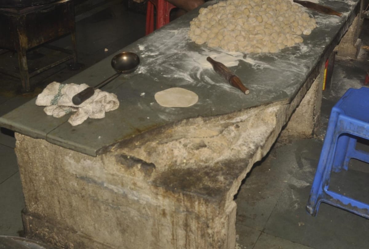 insects found in food of sanskrit sansthan mess
