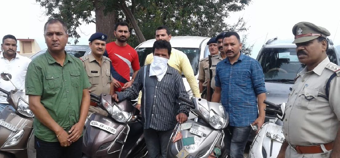 inter district thief arrested in ranikhet