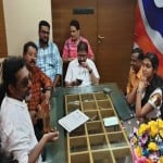 Sairat Film actors and Director Nagraj Manjule with MNS Film Workers' Union President Ameya Khopkar (Photo Credits: Twitter@Dhavalkulkarni)