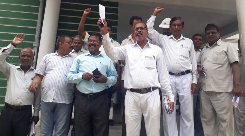 न्यायालय परिसर में पुलिस को नहीं घुसने देंगे वकील!