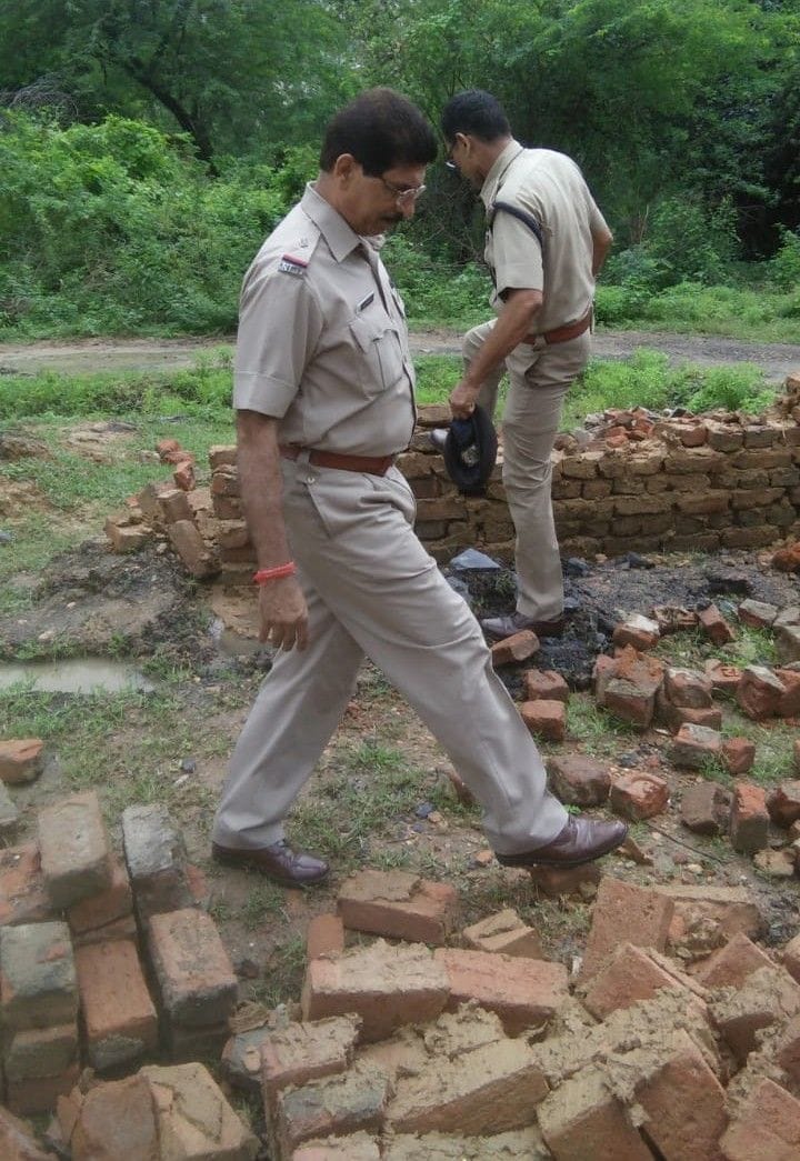 Construction of fake allotted plot collapses