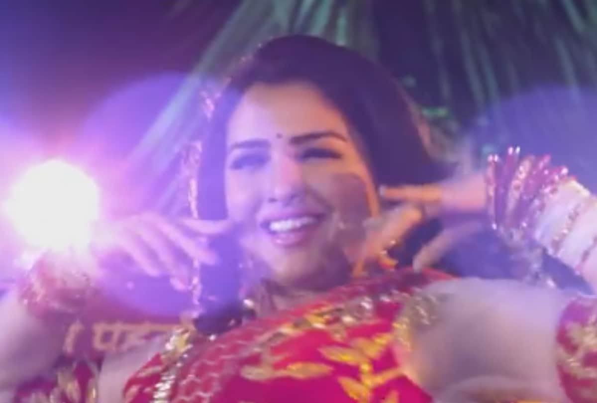 amrapali dubey funny video on social media and react on bhojpuri actress nirhuha