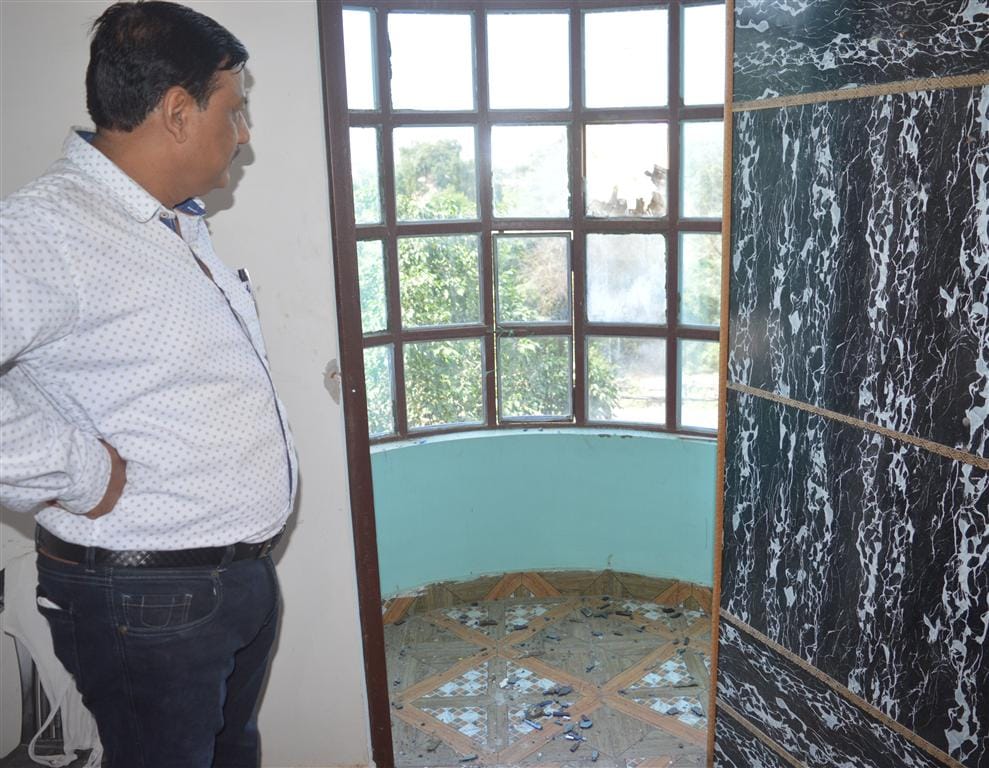 Grenades thrown in the room of Chief Veterinary Officer