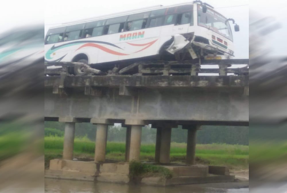 Miracle save passengers life after Bus accident in haridwar