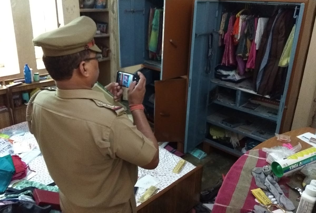 theft of 45 lakh from the flat of officer of agriculture department