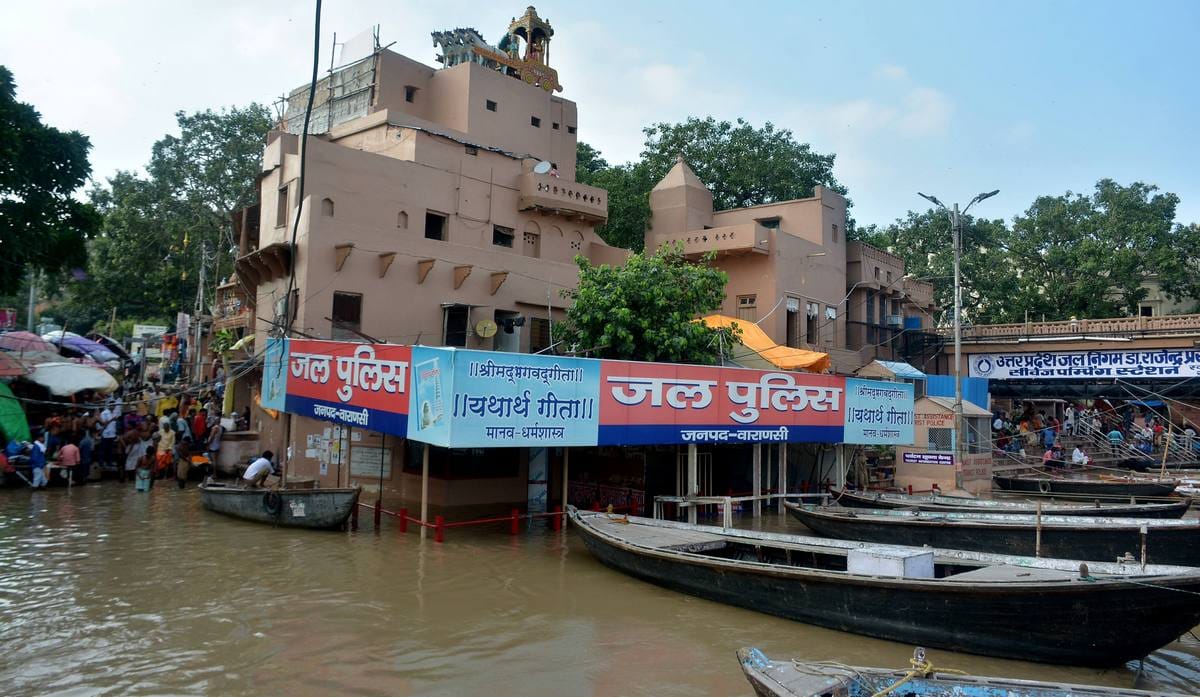 Ganga river water level increasing very fast in varanasi boats float in street