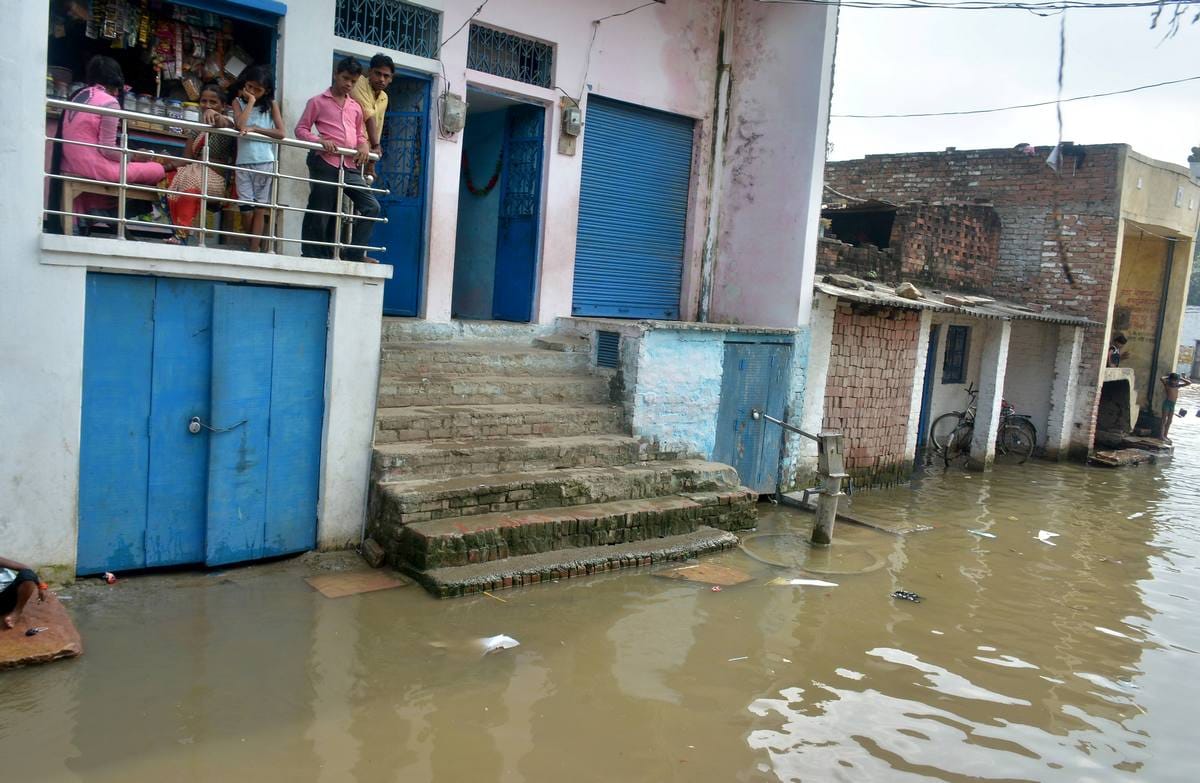 Varanasi ganga stopped at eight centimeter below warning level