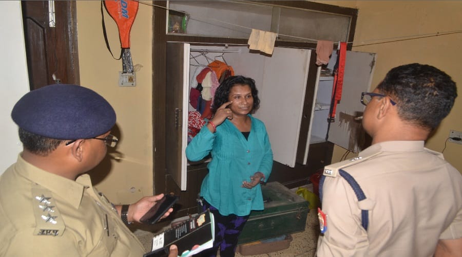 Loot in Meerut, and police are investigating the case