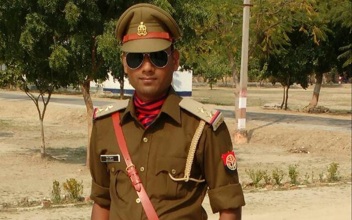 Police man commit suicide in varanasi