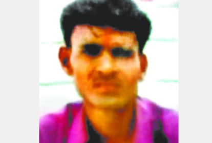 A gangster found hanging in sultanpur jail.