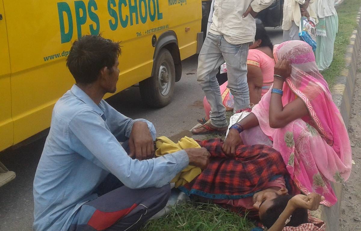 Police lathicharge on students before CM yogi adityanath visit in sonbhadra