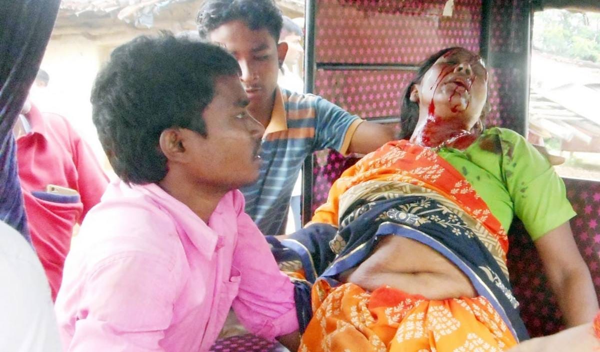 Police lathicharge on students before CM yogi adityanath visit in sonbhadra