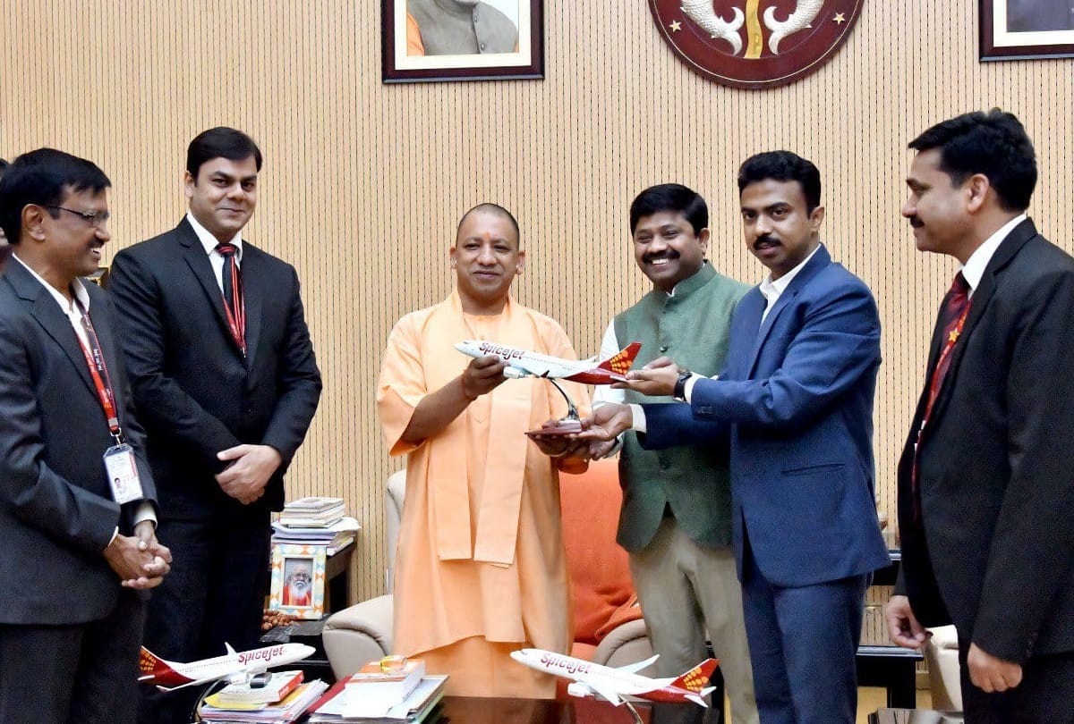 CM yogi inaugurated five new flights which will run from kanpur, varanasi and gorakhpur