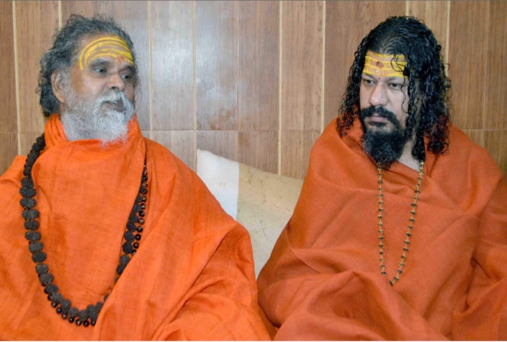 Akhil Bharatiya Akhara Parishad allegation on christian missionaries for Religion change