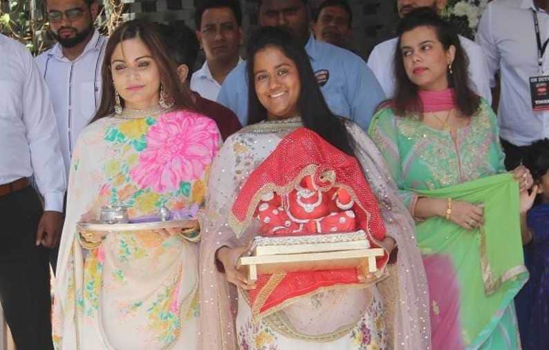 salman khan sister arpita khan welcome ganpati on ganesh chaturthi celebration