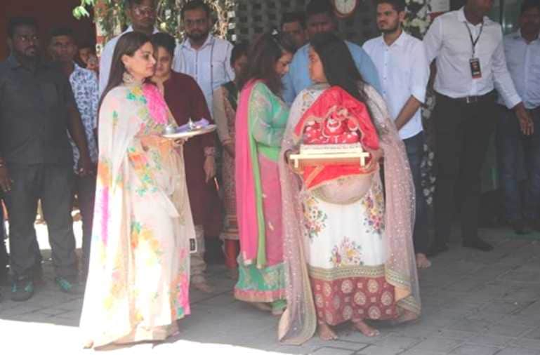 salman khan sister arpita khan welcome ganpati on ganesh chaturthi celebration