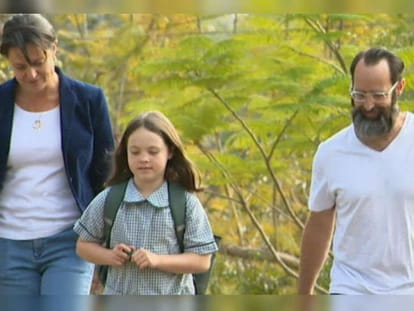 Australian Leaders slams 9 year old who didn't stand during national anthem