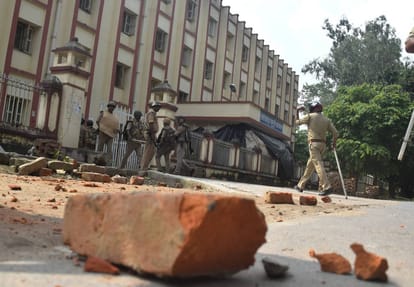 BHU student complaint to vice chancellor about external students