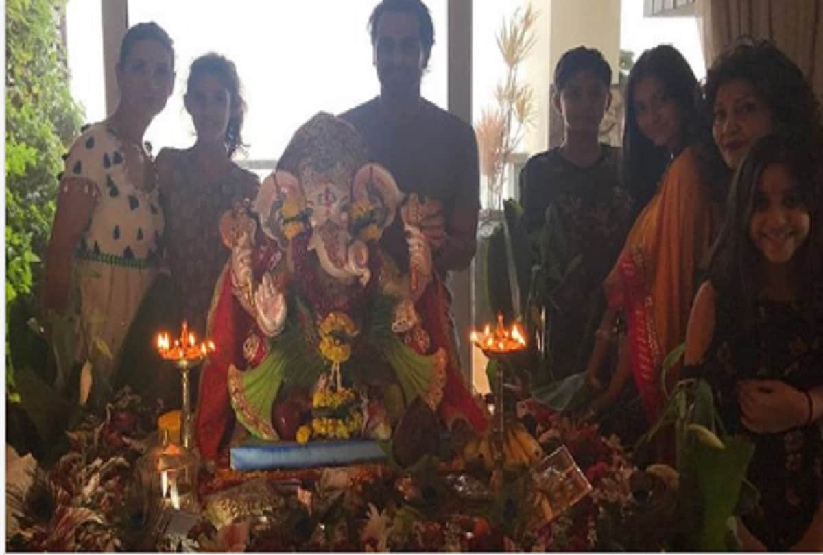 6 bollywood had shared picture with ganesh idols on ganesh chaturthi last year