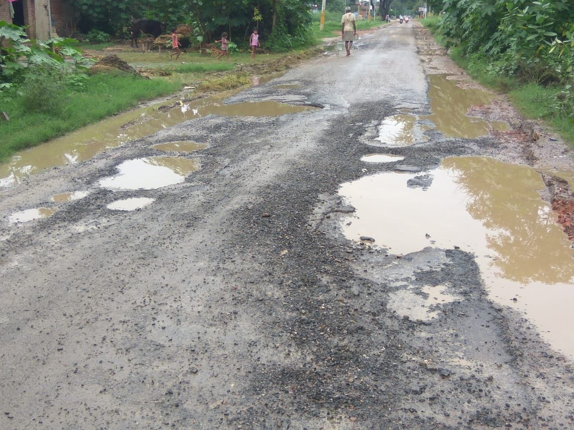 Brakhira-mehadaval road badhal