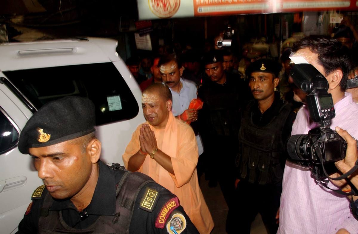 CM yogi adityanath worship in kashi vishwanath temple and pass corridor work plan