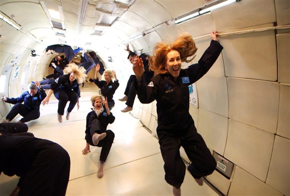 Champagne for space tourist High tech bottle gets test flight