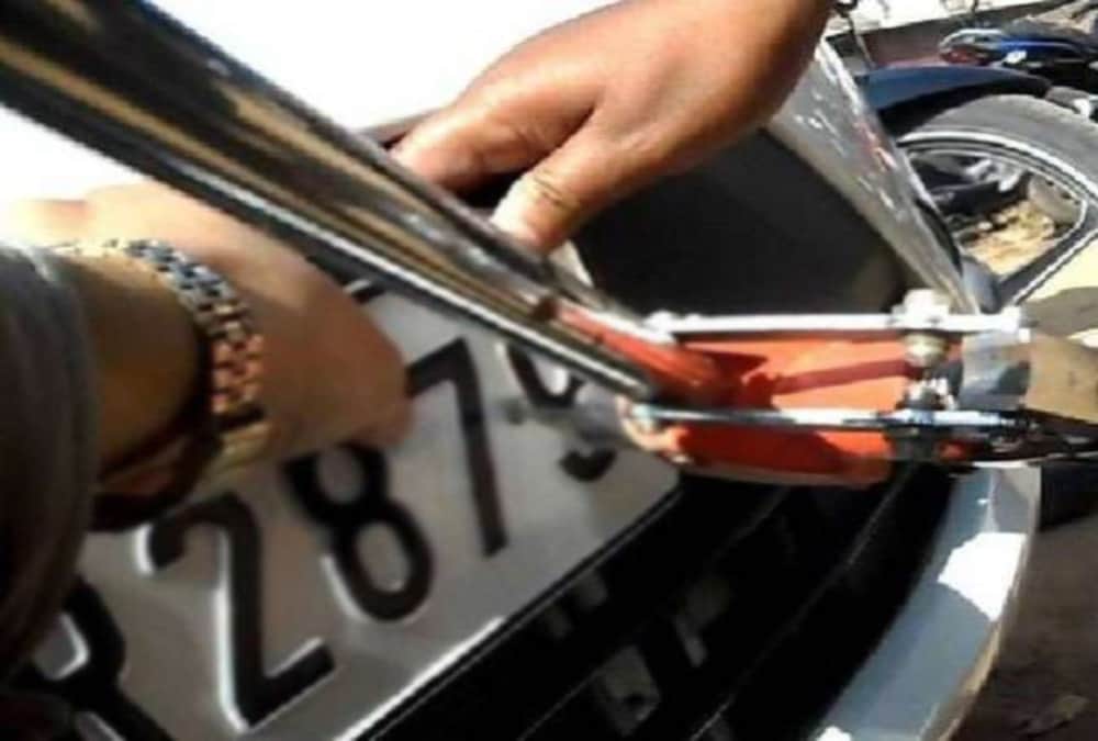 car number plate challan Hyderabad Traffic Police issues over 1.32 lakh challans for vehicle number plate