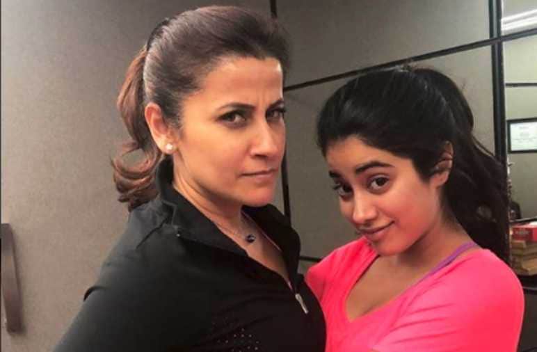 janhvi kapoor troll once again on her pink dress
