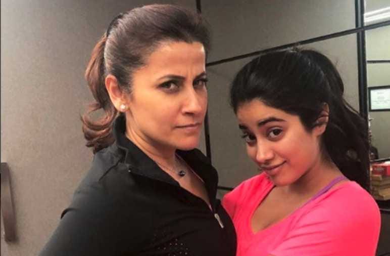 janhvi kapoor troll once again on her pink dress