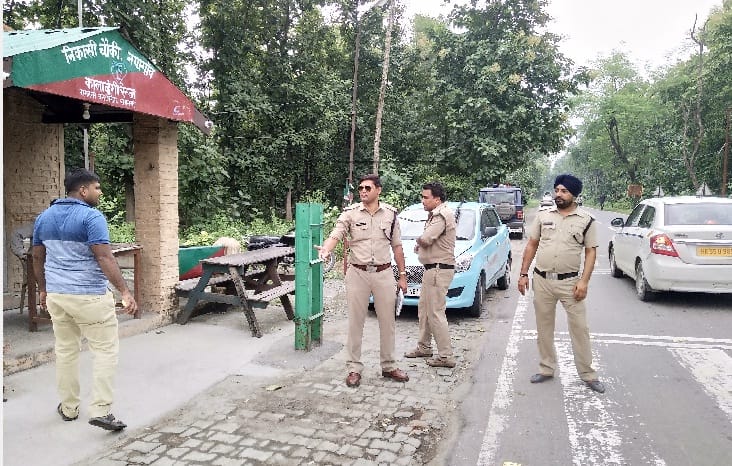 चालक को बंधक बनाकर स्कार्पियों लूट ले गये बदमाश