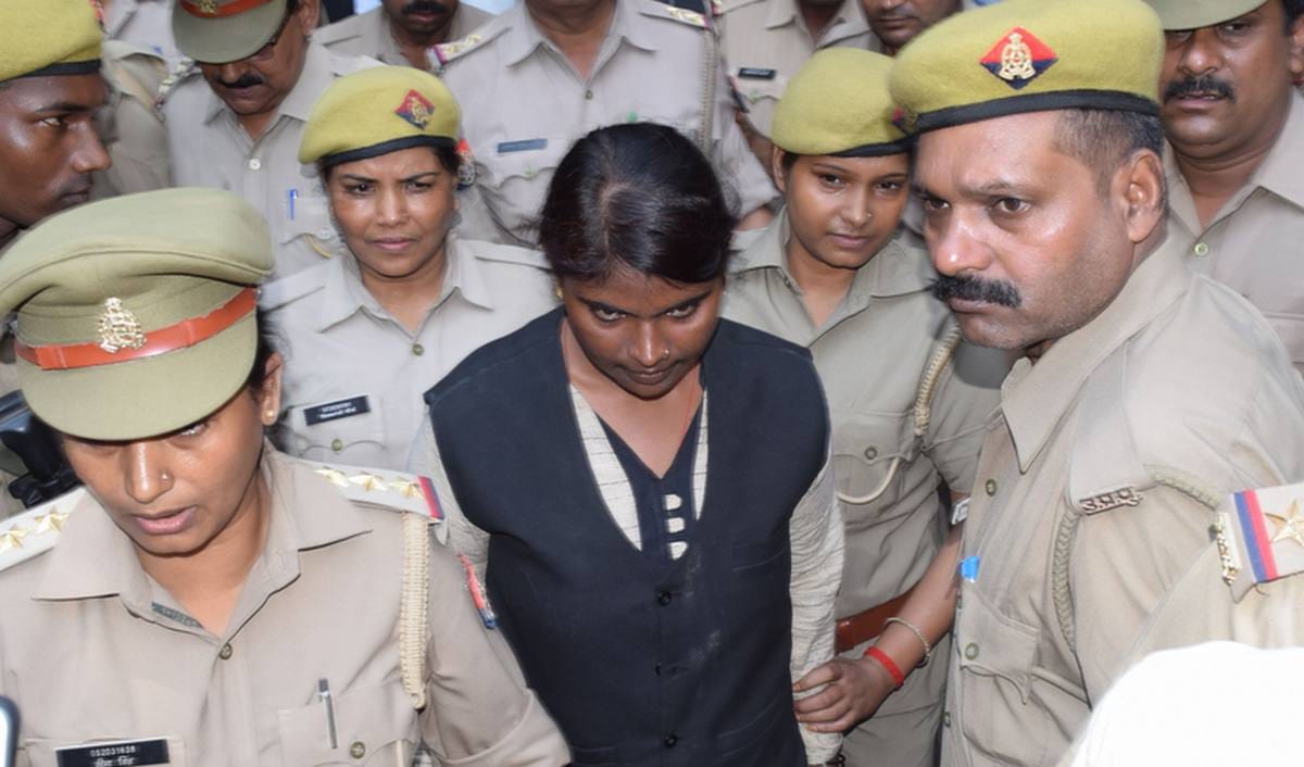 knife attack in between advocates at mirzapur court