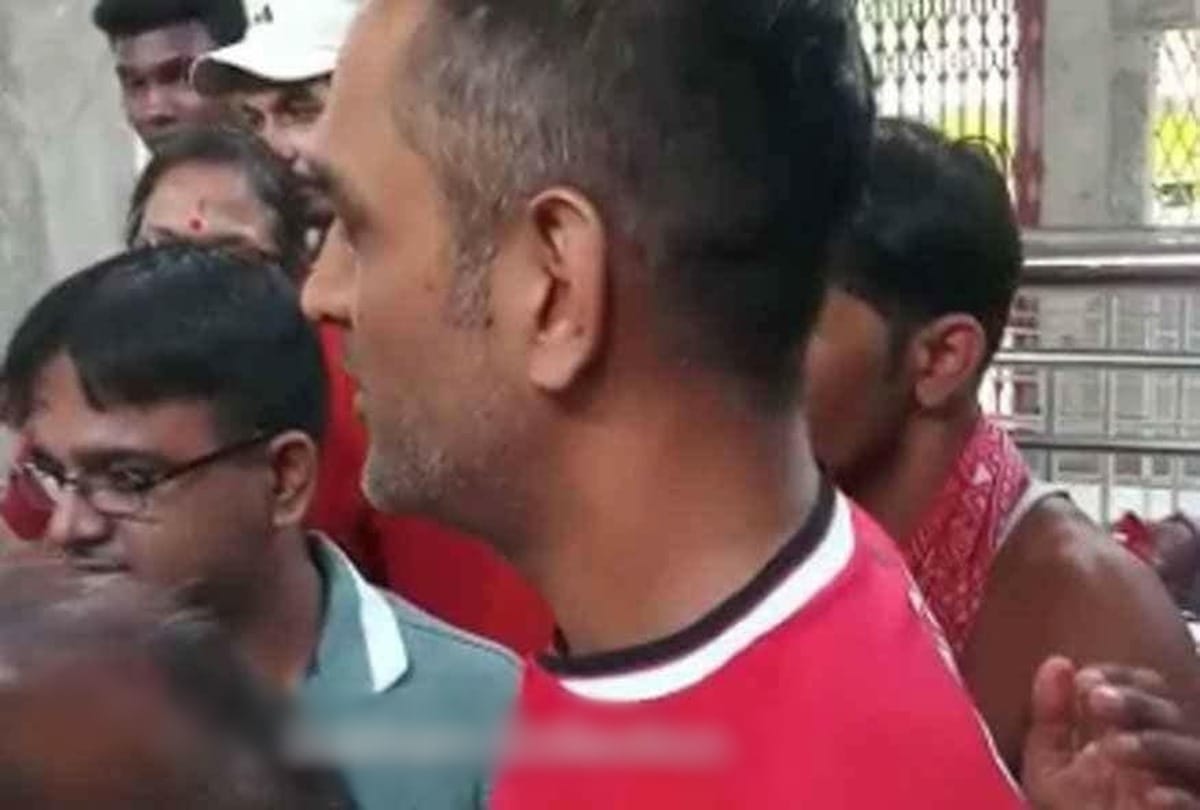 MS Dhoni visited maa Dewri temple before Asia cup 2018