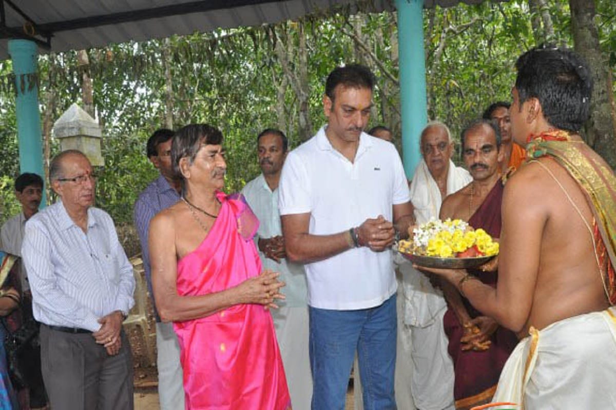 ms dhoni deori temple visit in jharkhand before asia cup 2018