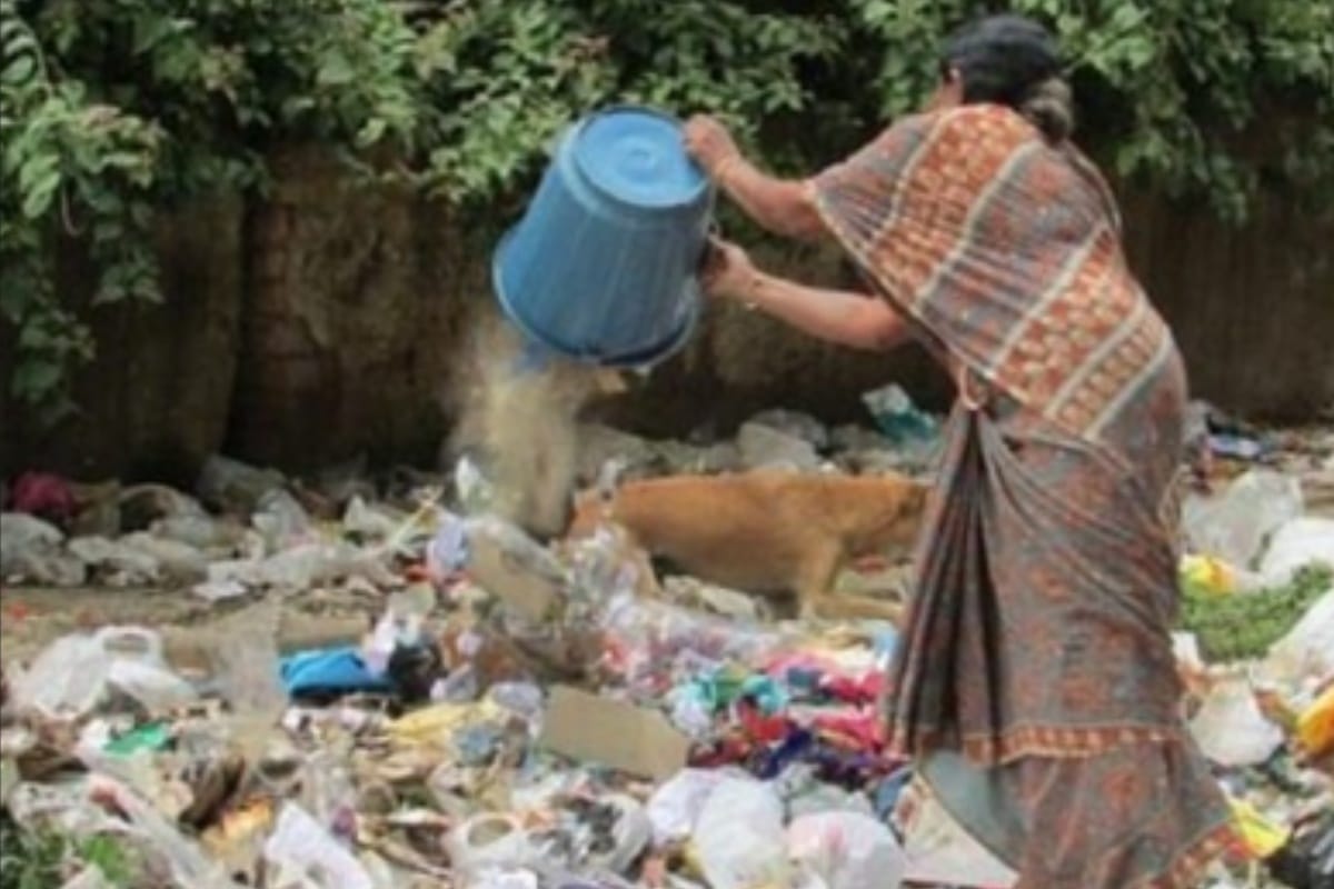 If you spread garbage in this city of UP then you will have to pay the fines and challan
