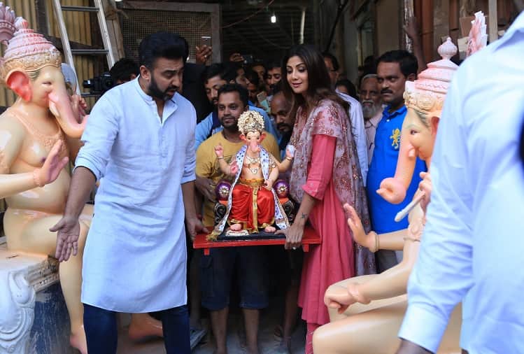 Ganesh Chaturthi 2018 Shilpa Shetty and Raj Kundra welcomed lord Ganesha at her home