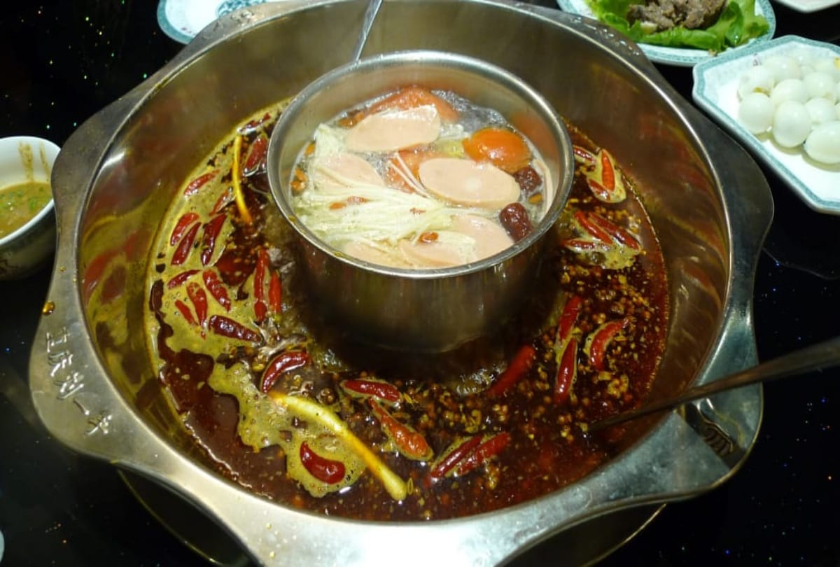 Pregnant Woman found Dead Rat in soup at China