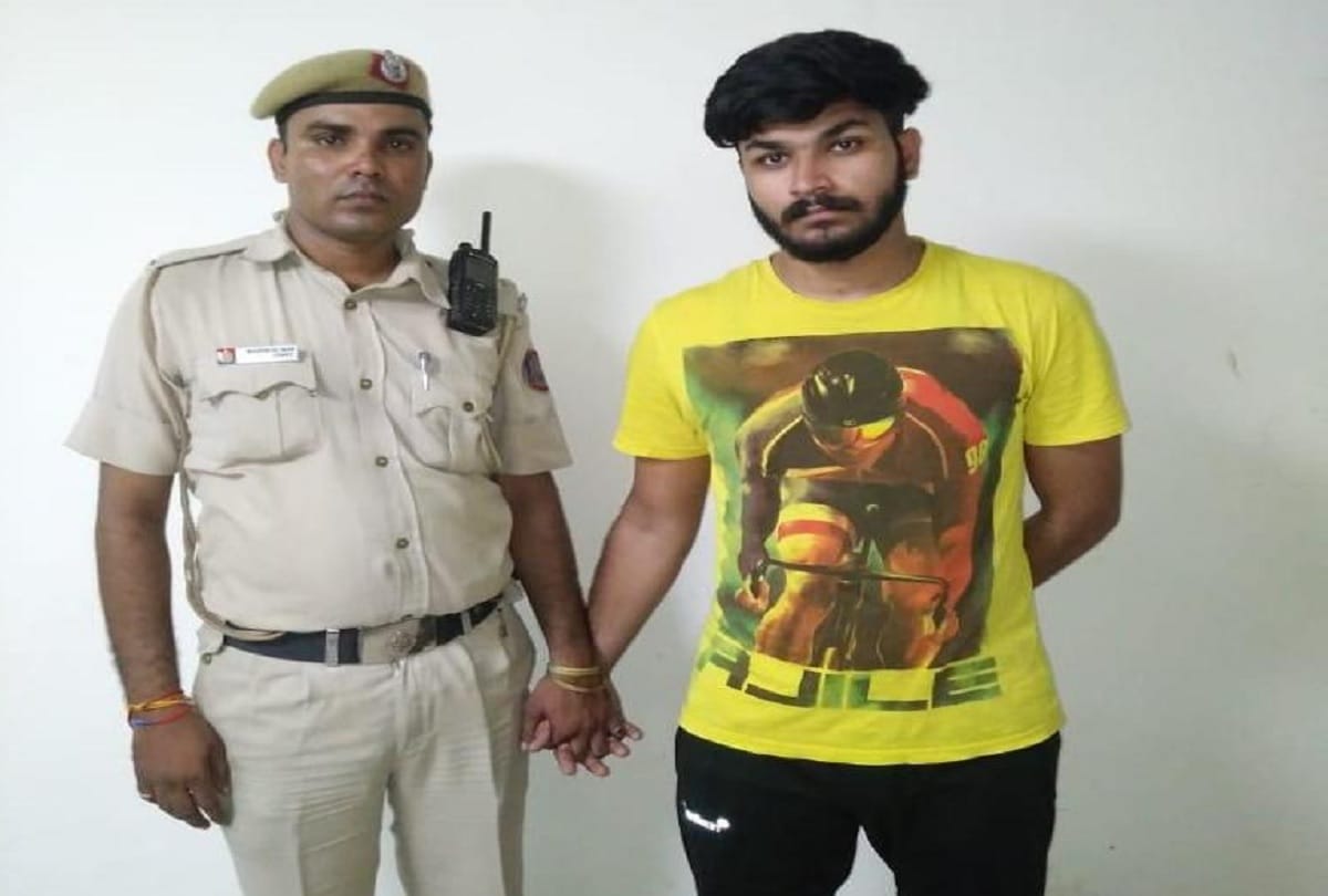 Girl Beaten By Sub Inspector son in delhi Video Viral