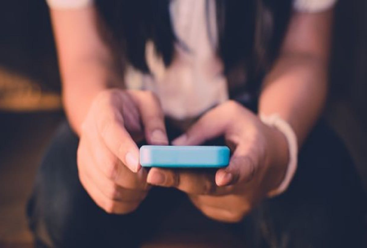 online company director gets sextortion on whatsapp in noida