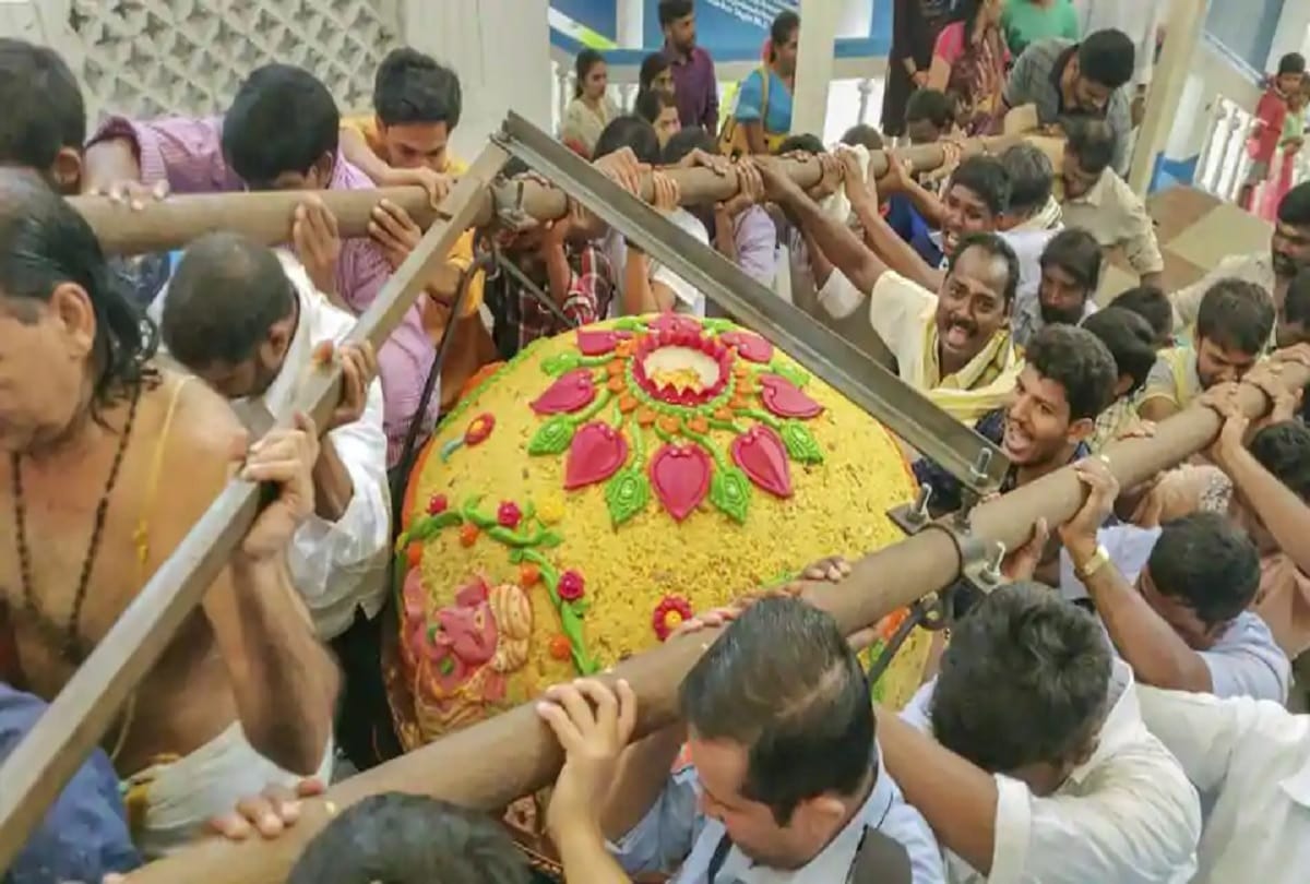 Ganesh Chaturthi 2018: 580 kg laddu offered to Lord Ganesha in Hyderabad
