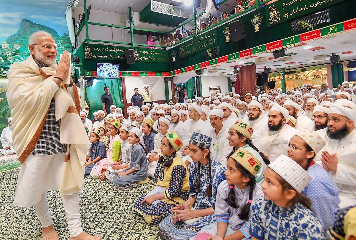 PM Narendra Modi greets the Dawoodi Bohra community in Indore