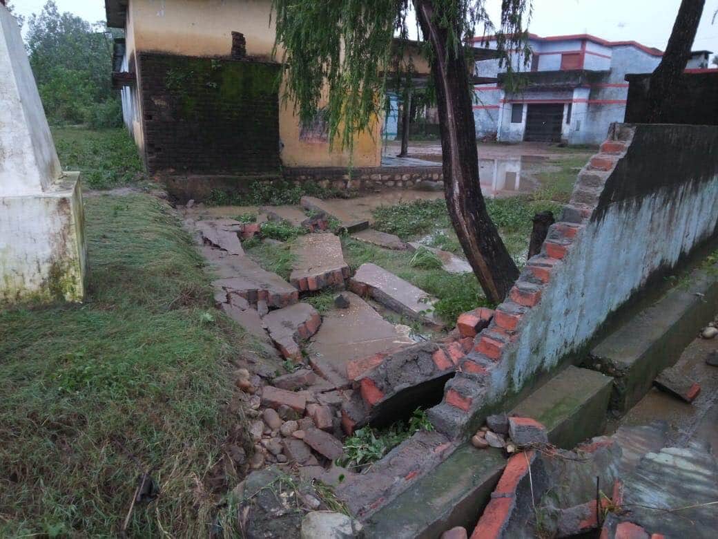 flood in dehradun raiwala many family stuck in flood