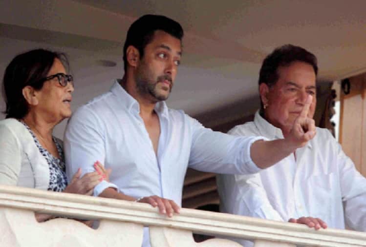 Salim Khan and Arbaaz Khan advice makes Salman Khan emotional
